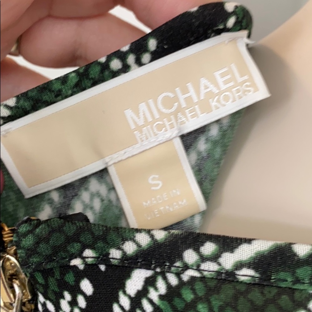 Michael Kors green snakeskin, short sleeve, skater dress, size small - Picture 9 of 9